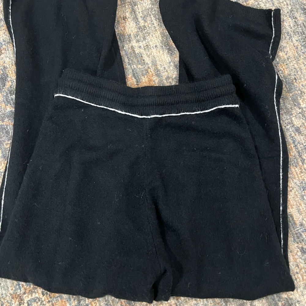 Vince Camuto Black Set with White Accents - Picture 6 of 6
